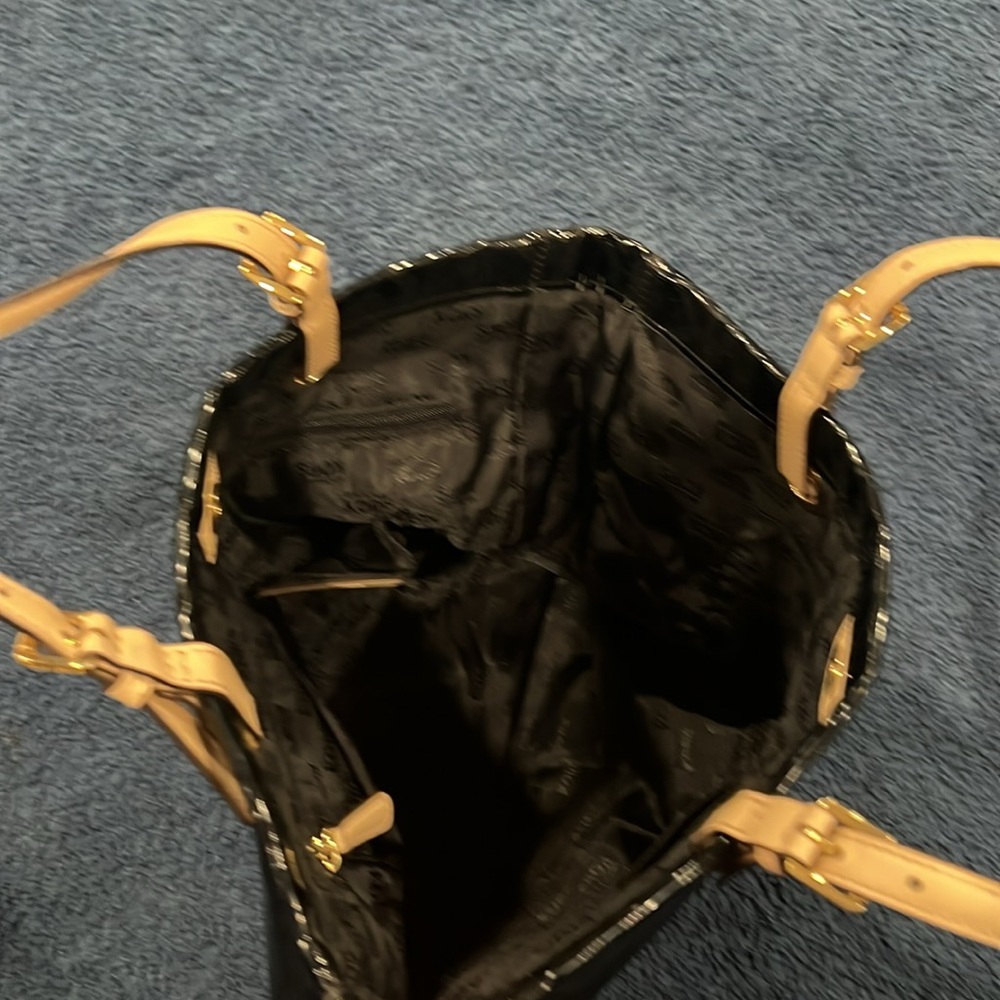 Michael Kors, black pocketbook beige straps - Picture 4 of 7
